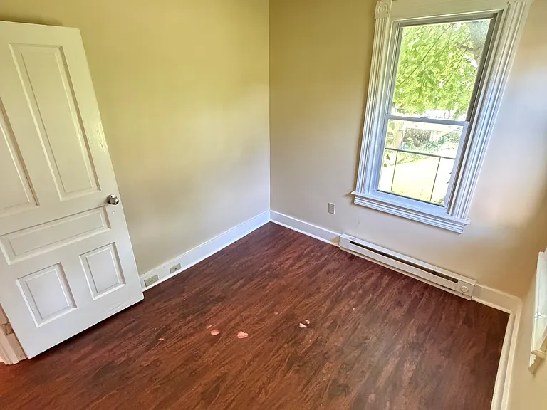 548 Broad St — Photo 7