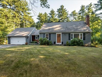164 Farms Village Rd, Simsbury, CT, 06092