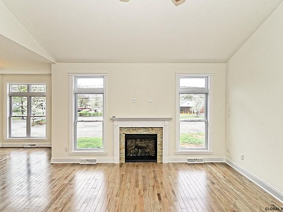 5th image of 4 PAYNE Avenue