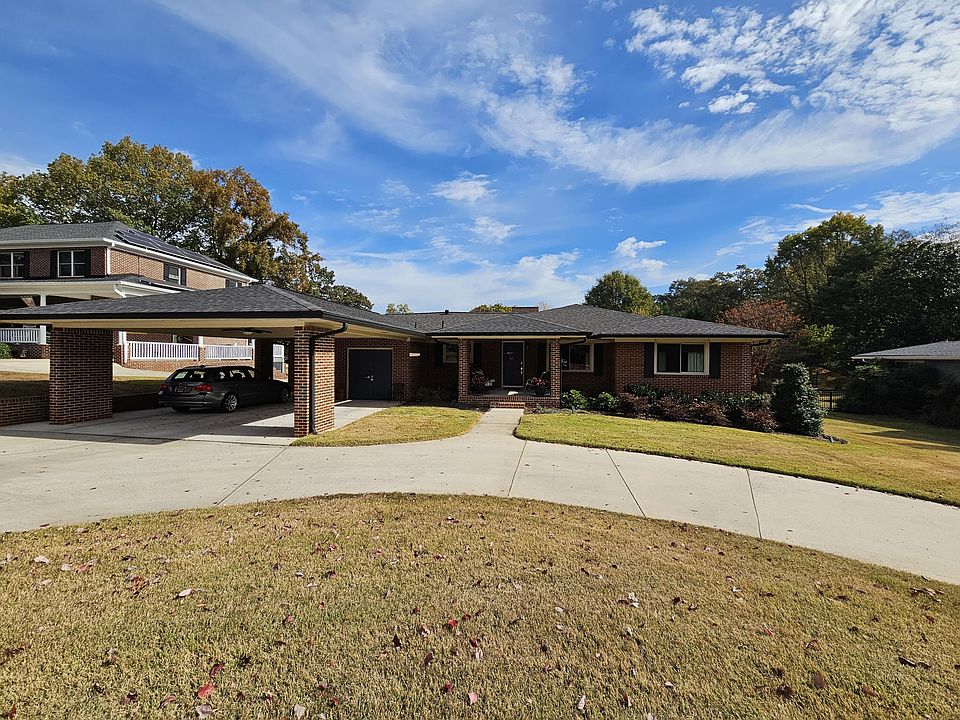1st image of 7 Fairhills Dr