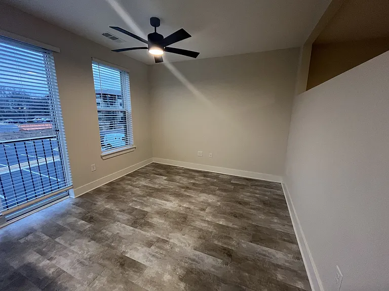 District at Riverside Apartments — Photo 93