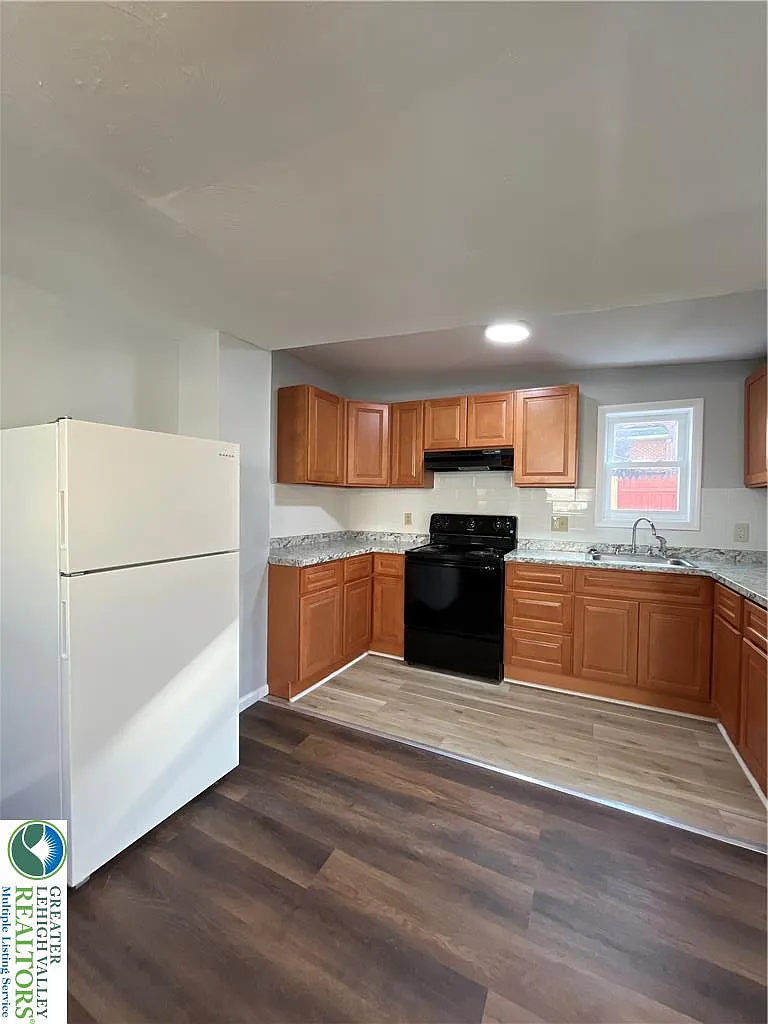 1 bed, 1.0 bath, 610 sqft, $895 — Photo 4
