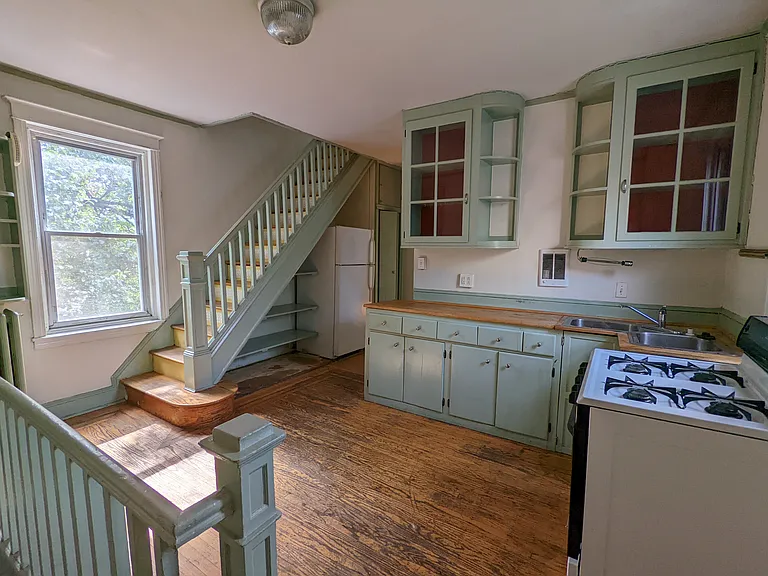 2501-meredith-st-2-3