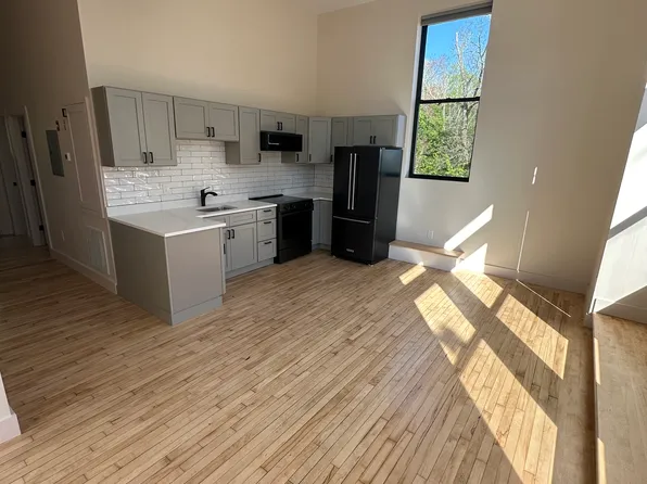 701 Main St #2, Coventry, RI 02816