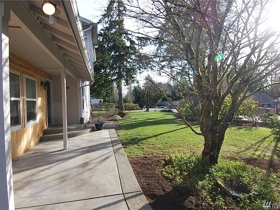 Large fenced back yard. 