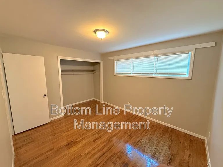 561 Blendwood Dr — Photo 7
