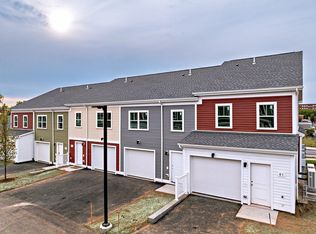 66 Central St #404, Springfield, MA 01105