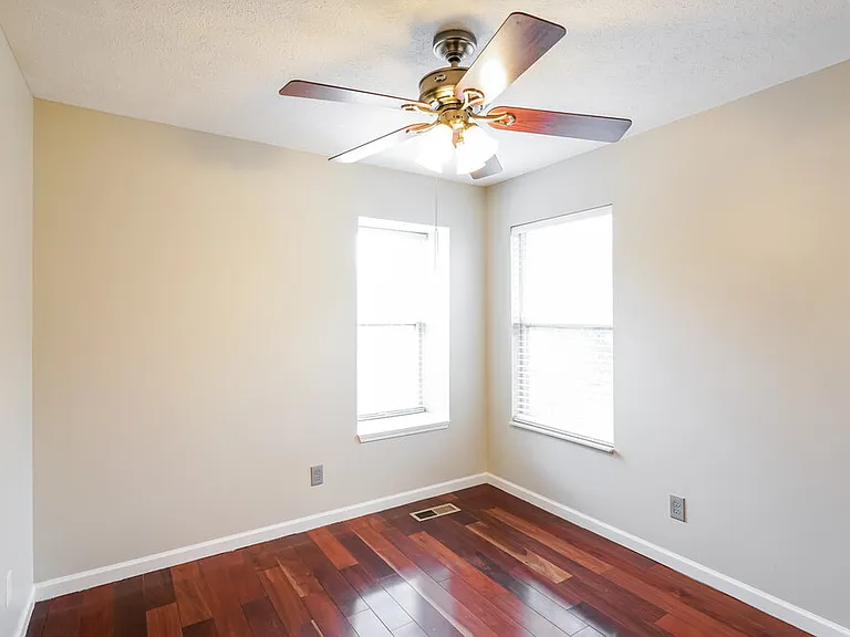 301 Hunters Chase Dr — Photo 13