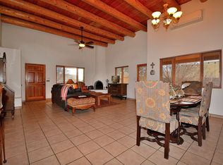 3112 Payupki Cir, Santa Fe, NM 87507