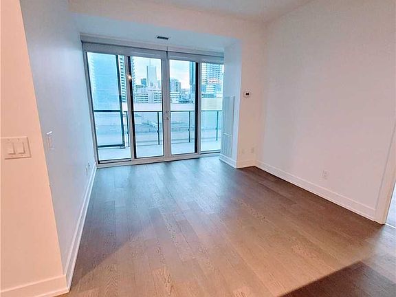 2nd image of 7 Grenville St #1911