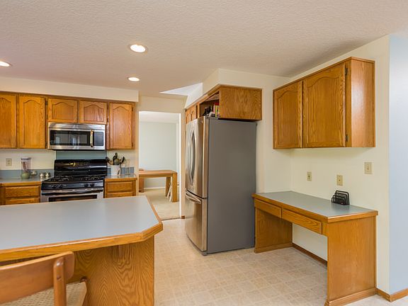 5th image of 15812 NE 38th Cir