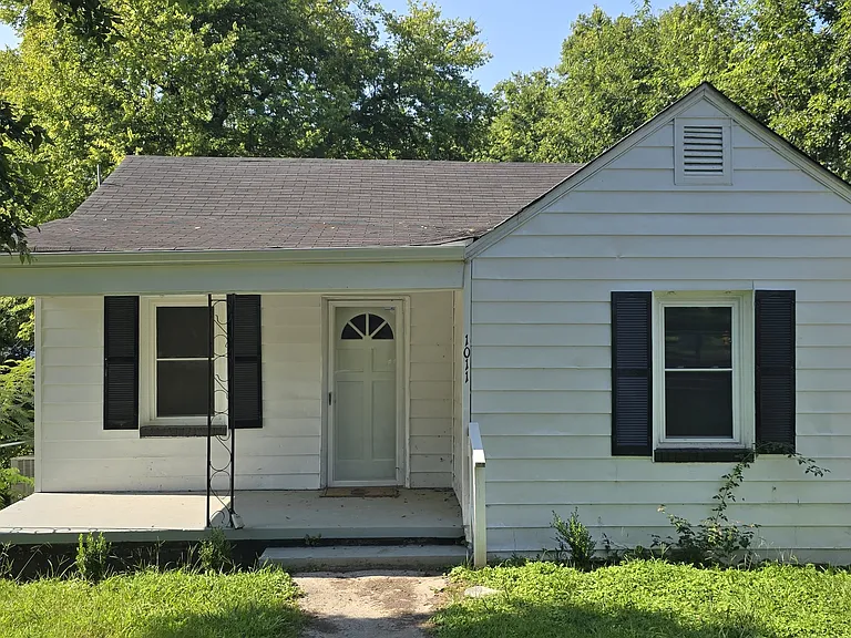 1011 Adair St — Photo 1