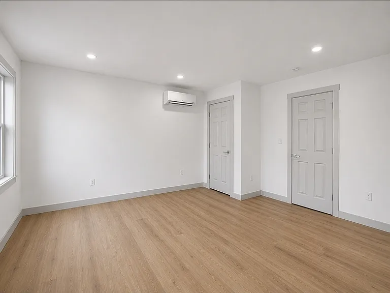 79 Fox St #2 — Photo 8