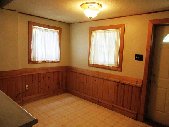 5th image of 708 18th Ave S