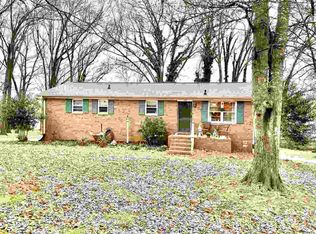 140 Oak Cir, Boiling Springs, SC 29316