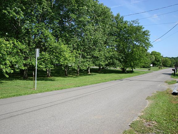 4th image of 251 Toomey Ln