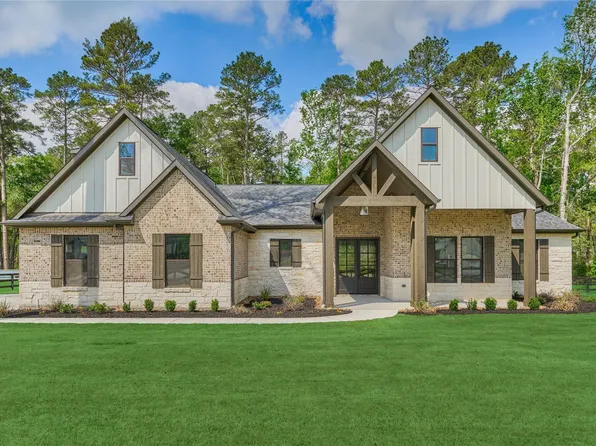 8319 Monarch Ct, Montgomery, TX 77316
