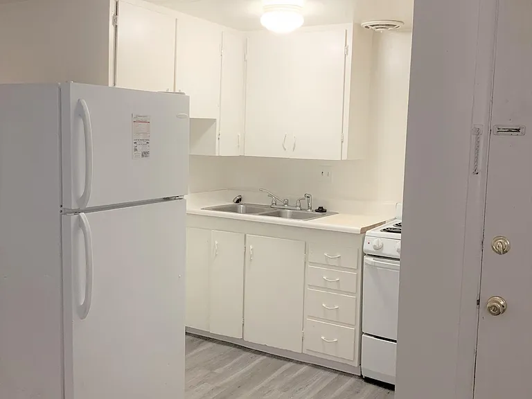1410 Washington Ave #1 — Photo 6