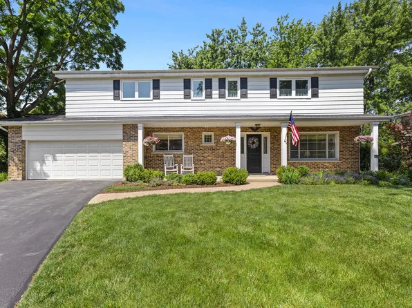 1240 Bar Harbor Ter, Northbrook, IL 60062