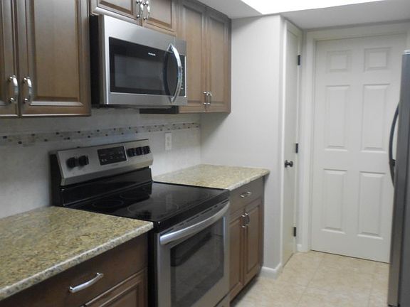 5th image of 1722 Pinedale Ter