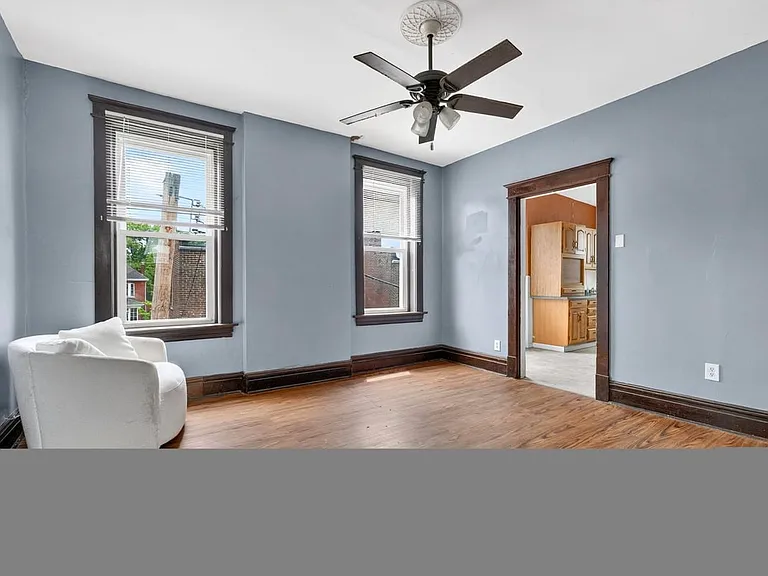 4617 S Compton Ave — Photo 3