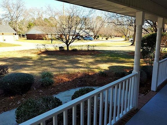 3rd image of 1450 Morris Way Dr