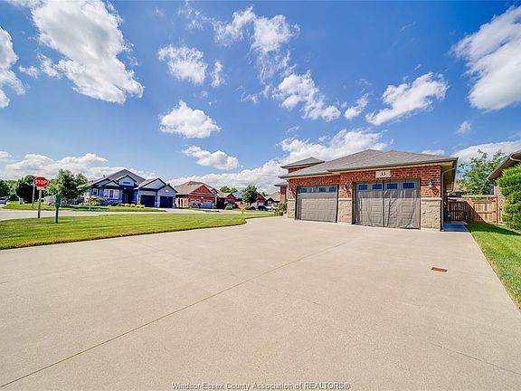 5th image of 35 Marshwoods Blvd