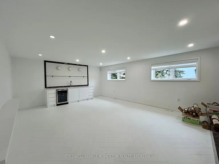 413 Queenston Rd — Photo 26