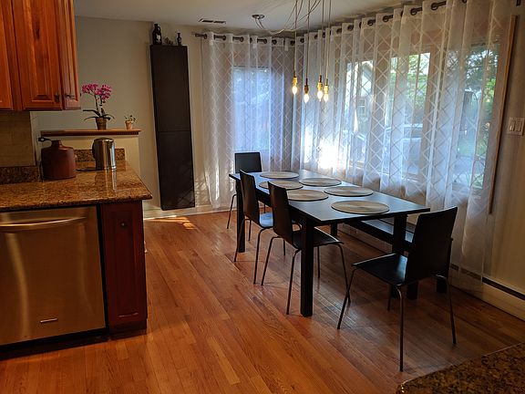 4th image of 207 S Oakwood St