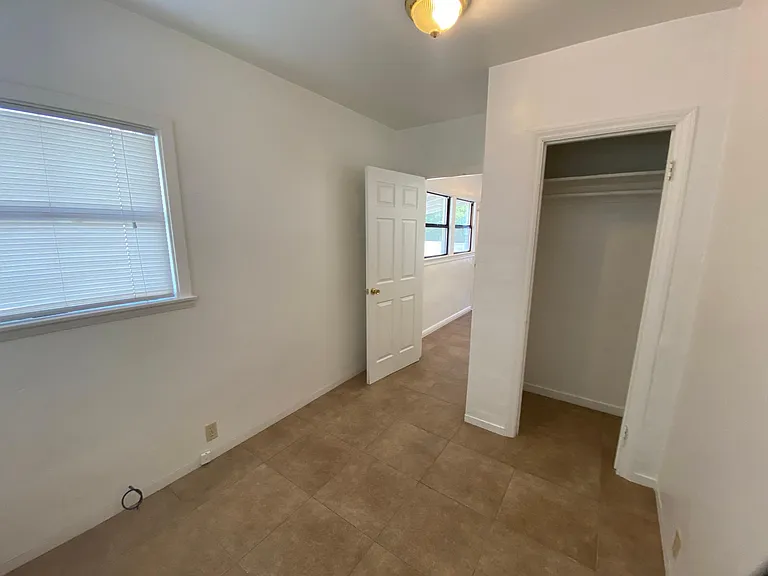 307 C St — Photo 18