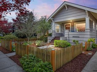210 S James St, Silverton, OR 97381