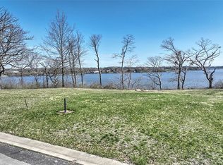 335 E Mueller Ct, Decatur, IL 62521