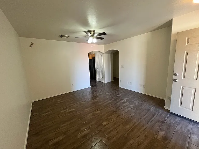 675 W Firehawk Dr — Photo 2