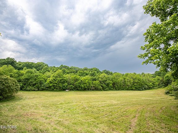 3rd image of 2051 Hiwassee Rd