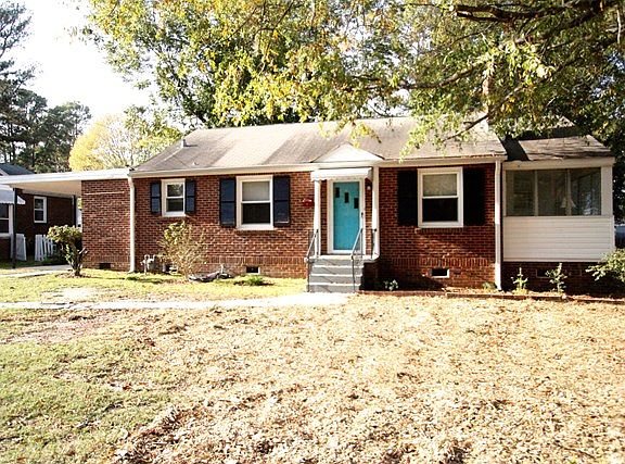 4th image of 216 Laurel Ave W