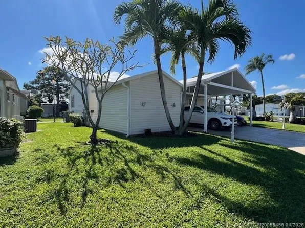 6120 Holly Ln, Lake Worth, FL 33462