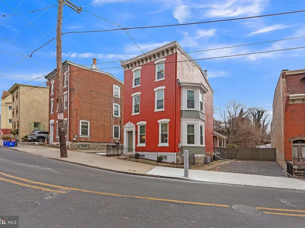 273 Green Ln, Philadelphia, PA 19128