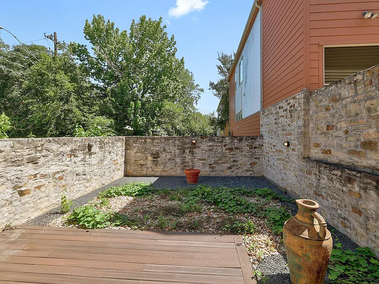 1601 Houston St #3 — Photo 29