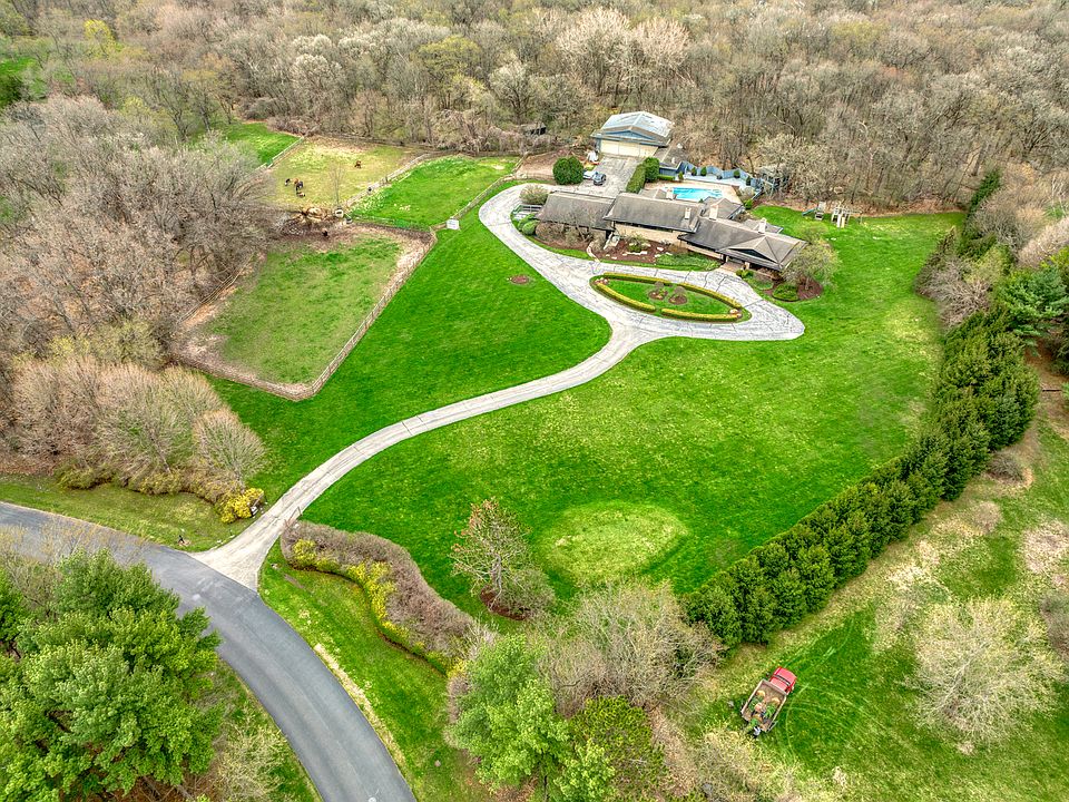 215 Woodhaven Ln, Barrington, IL 60010 Zillow