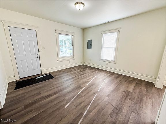 3rd image of 1502 Broadway Ave