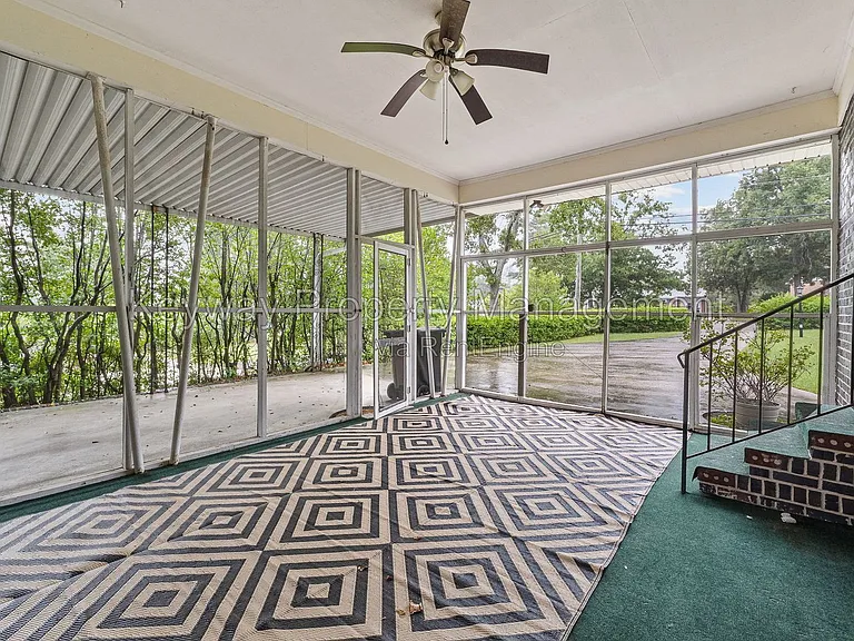 1823 Curtis Dr — Photo 19