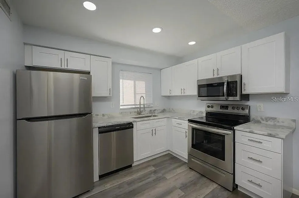 2 bed, 1000 sqft, $1,750 — Photo 4