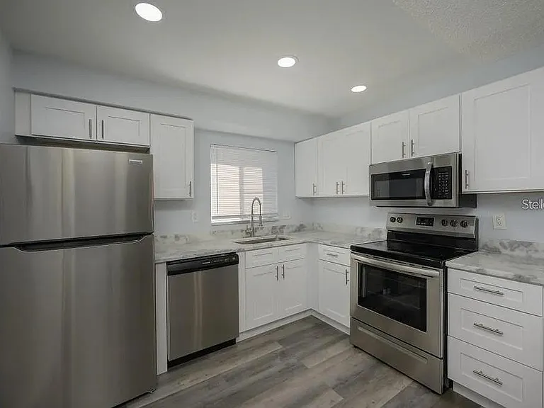 2625 Pine Lake Ter — Photo 4