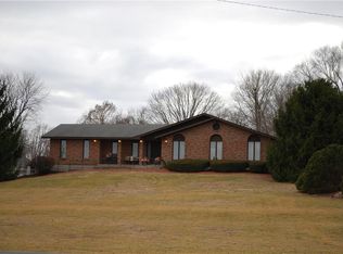463 N Main St, Elsberry, MO 63343