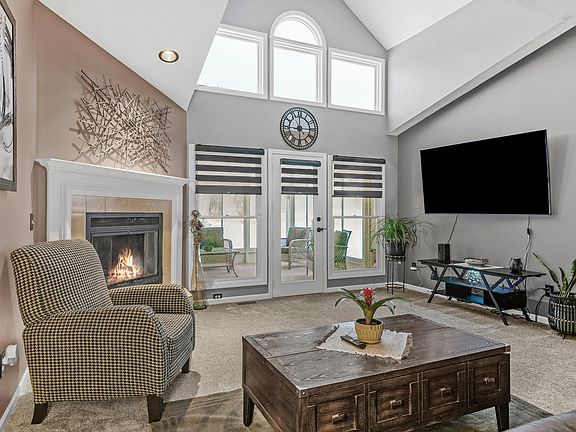 4th image of 3365 English Hills Dr NW