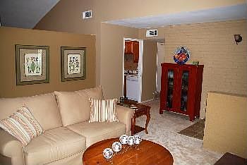 4th image of 907 Pinecrest Dr