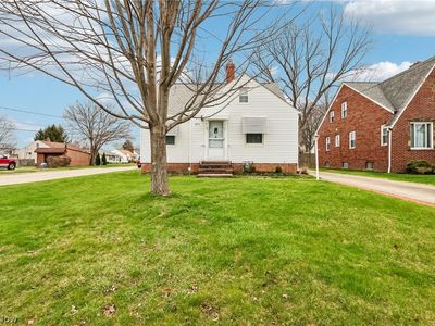 2511 Northview Rd, Rocky River, OH, 44116