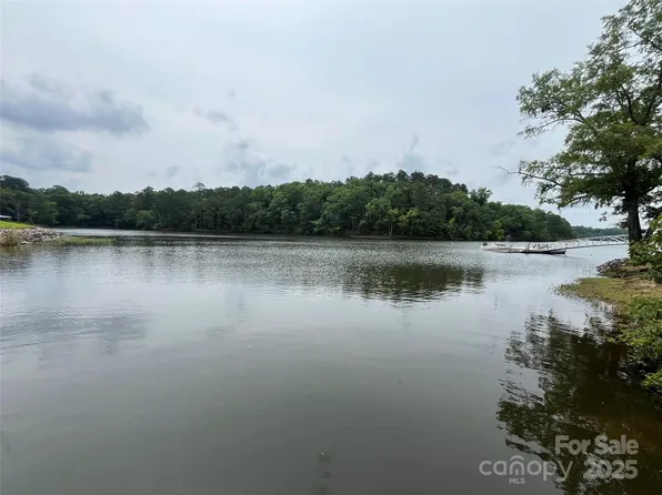 1249 Screech Owl Rd, Camden, SC 29020