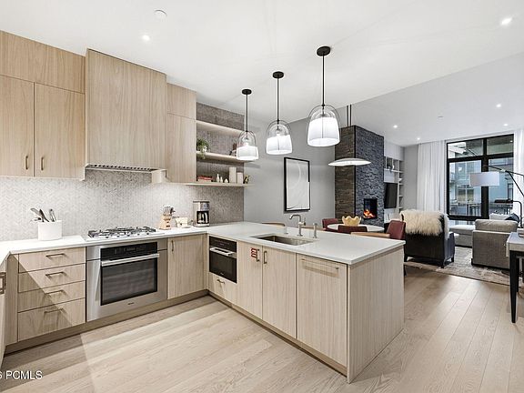 3rd image of 1702 W Glencoe Mountain Way #6006
