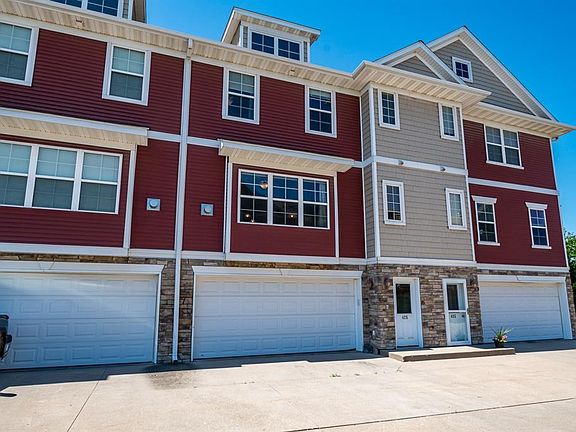 2nd image of 425 Glenmoor Pl